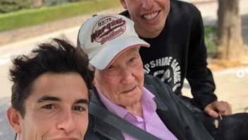 MotoGP: Lutto per Marc e Alex Marquez, scomparso l'amato nonno