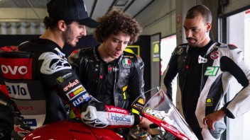 MotoGP: Pieghe, risate e ritardi: a Portimao con i piloti della VR46 Riders Academy