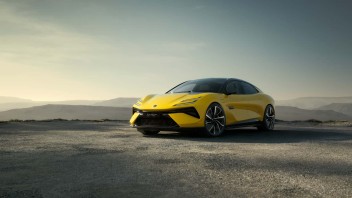 Auto - News: Lotus Emeya, oltre 900 CV per la hyper-GT full elettric