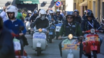 Moto - Scooter: Vespa World Days 2024: a Pontedera, dal 18 al 21 aprile il mega raduno