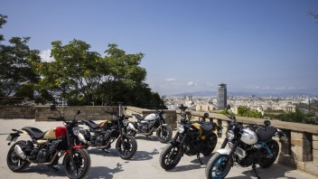 Moto - News: Royal Enfield Guerrilla 450: la roadster moderna