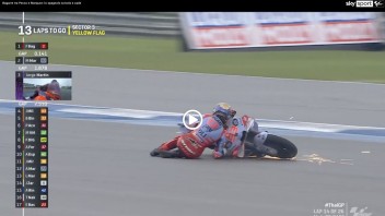 MotoGP: VIDEO - Marquez duella con Bagnaia e poi cade: non riesce il salvataggio