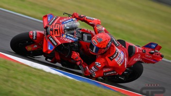 MotoGP: Marc Marquez frega Alex per un millesimo nel Warm Up in Argentina