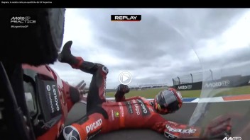 MotoGP: VIDEO - La caduta di Bagnaia nelle prequalifiche in Argentina