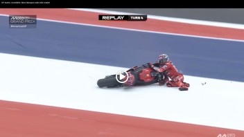 MotoGP: VIDEO - La caduta di Marc Marquez ad Austin: una vittoria buttata
