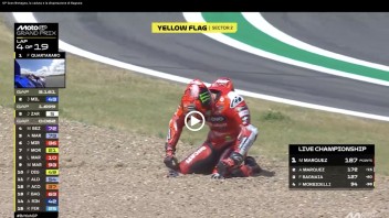 MotoGP: VIDEO - Bagnaia di nuovo a terra a Silverstone: continua la serie nera