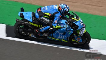 MotoGP: Warm Up umido a Silverstone: si impone Raul Fernandez davanti a Zarco