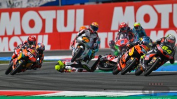 Moto3: FOTOSEQUENZA - Il terribile incidente di Lunetta ad Assen: dovrà essere operato