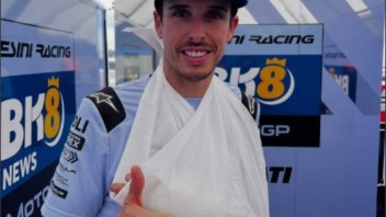 MotoGP: Alex Marquez sorridente dopo la caduta. Domenica sera verrà operato alla mano