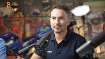 MotoGP: Lorenzo: "ci sono i piloti come me e Bagnaia, molto sensibili e quelli fuori controllo"
