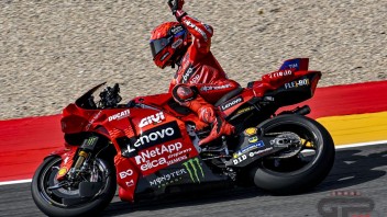 MotoGP: Marc Marquez saluta tutti ad Aragon, sua la Sprint: 2° Alex, 3° Aldeguer