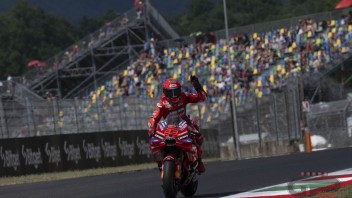MotoGP: Marc Marquez da record al Mugello: pole davanti a Bagnaia ed Alex