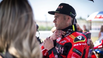 SBK: Bautista: "E' ironico, per Iannone il pericolo sono i piloti e oggi ha sbagliato lui"