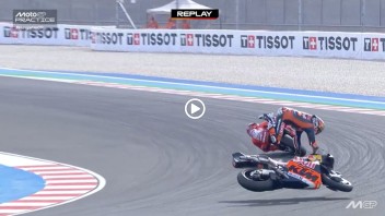 MotoGP: VIDEO - Acosta segue Marquez e cade per High Side al Balaton