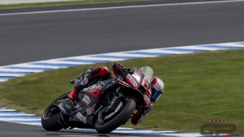 MotoGP: Doppietta Aprilia a Phillip Island nella Sprint: Bezzecchi su Fernandez. Acosta 3°