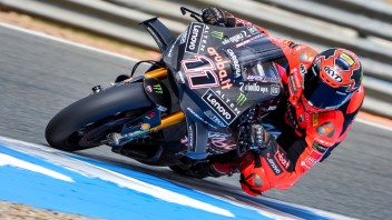 SBK: Bulega e la nuova Ducati V4 da paura nei test a Jerez, sorprende Manzi