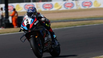 SBK: Donington: Toprak detta legge in Gara 1 e trionfa davanti a Bulega e Petrucci