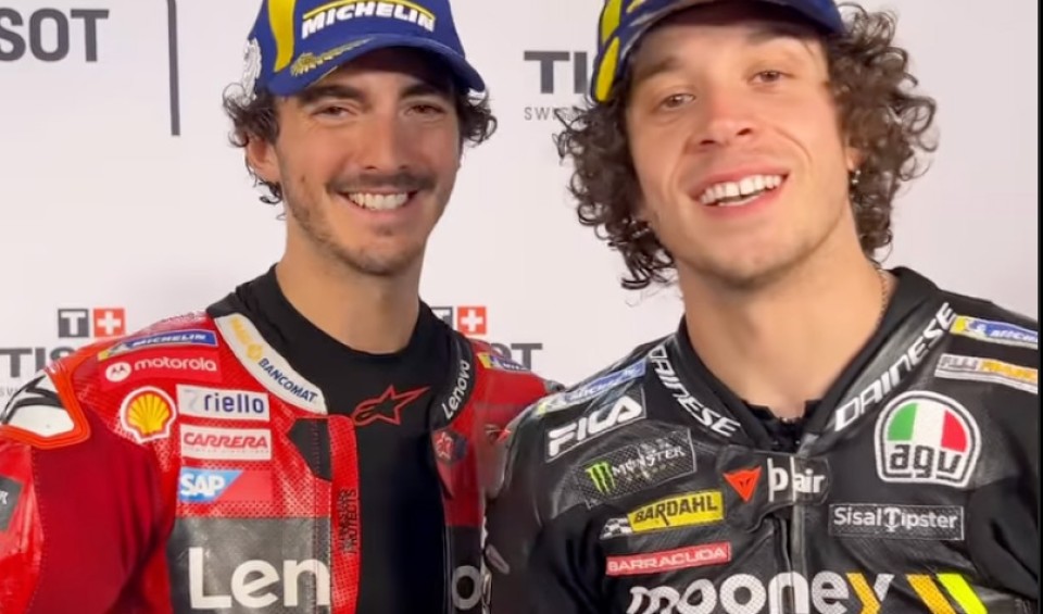 MotoGP: VIDEO - Bezzecchi scherza con Bagnaia: "se la fa sotto per l'Argentina"