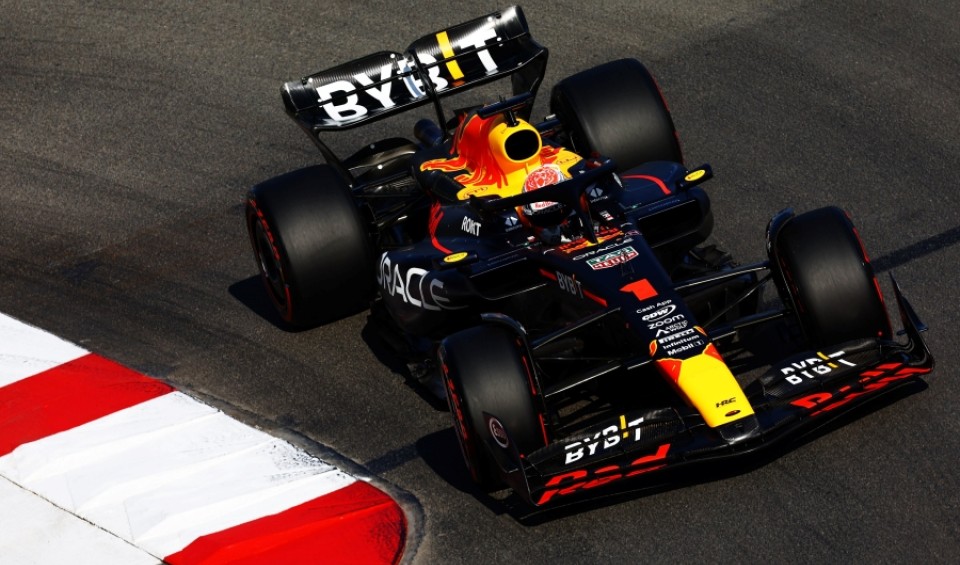 Auto - News: F1, Verstappen batte Alonso e si prende la pole a Monaco, 3° Leclerc