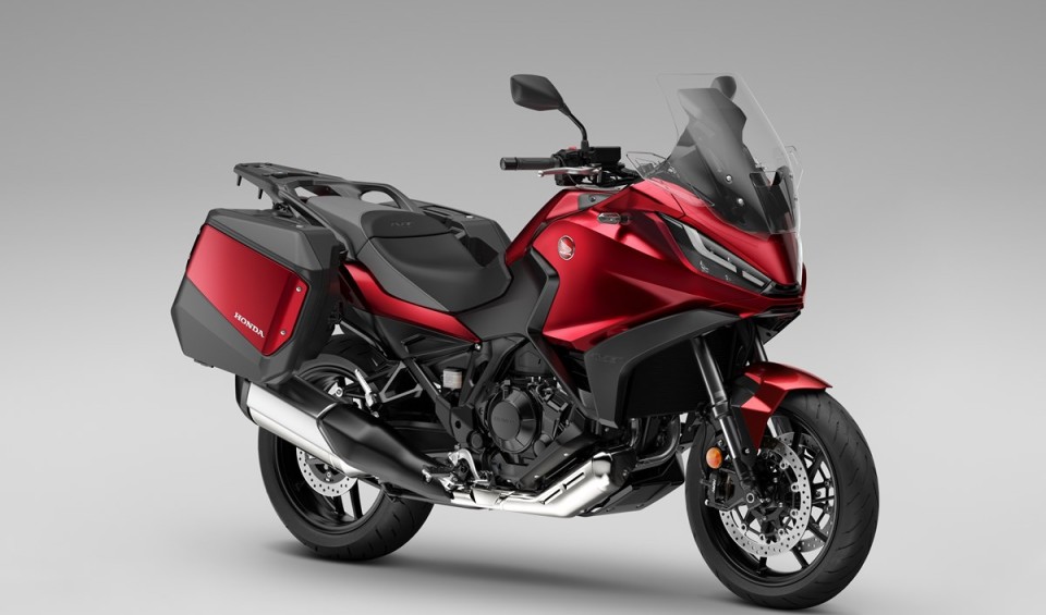 Moto - News: Honda NT1100 2024: la Touring più venduta d’Europa, riceve due colorazioni