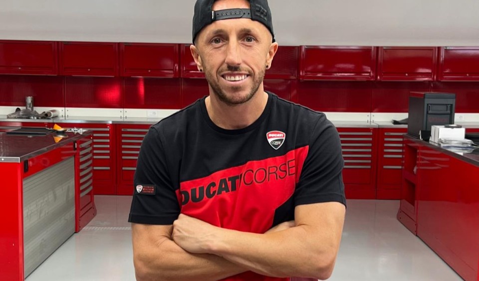 News: Tony Cairoli debuts today in Sicily on Ducati 450 cross bike