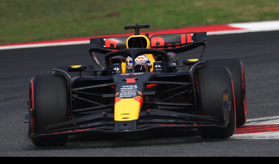 Auto - News: Verstappen imprendibile anche nelle qualifiche della Cina: Red Bull pole n°100 