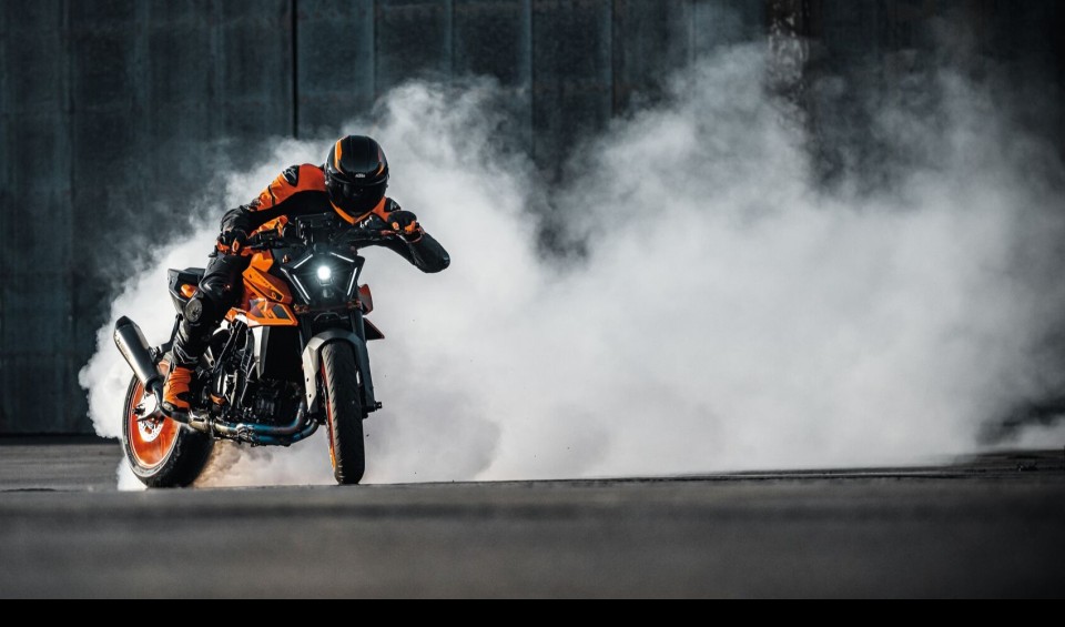 Moto - News: KTM: quattro anni di garanzia sulla gamma Street 2024