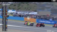 MotoGP: VIDEO - Binder azzarda troppo e stende Bagnaia a Jerez: ecco le immagini