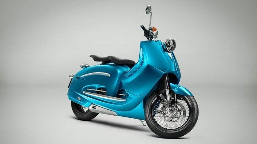 Moto - News: PiperMoto J Series: scooter classico con motore KTM 690