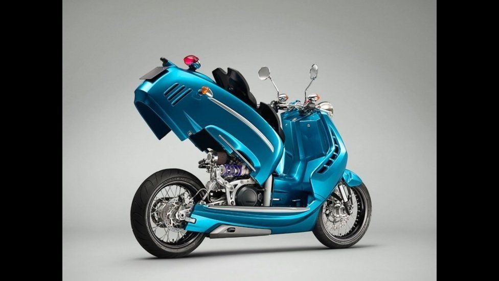 Moto - News: PiperMoto J Series: scooter classico con motore KTM 690
