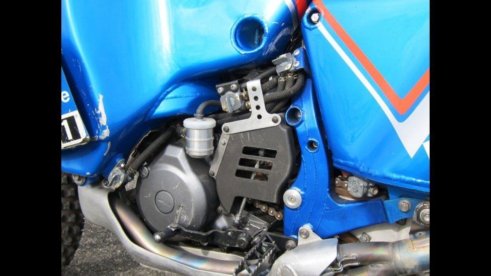 Moto - News: Yamaha YZE OWD8 del 1993 di Stephane Peterhansel in vendita