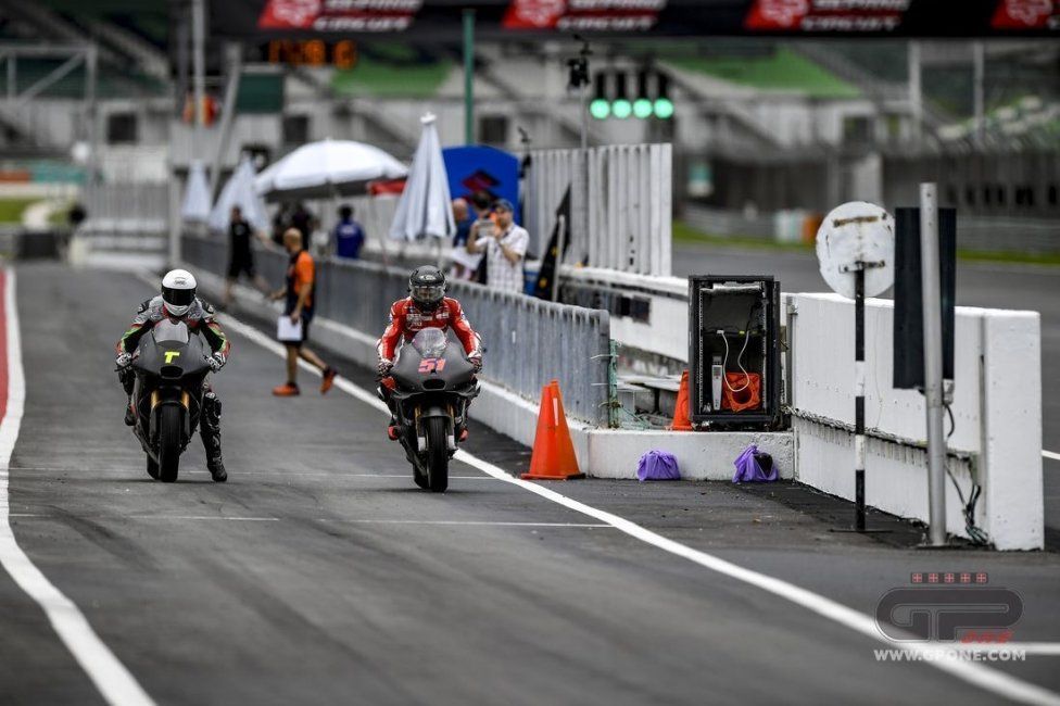 MotoGP: FOTO. Pirro e i suoi 'fratelli': i tester in azione a Sepang