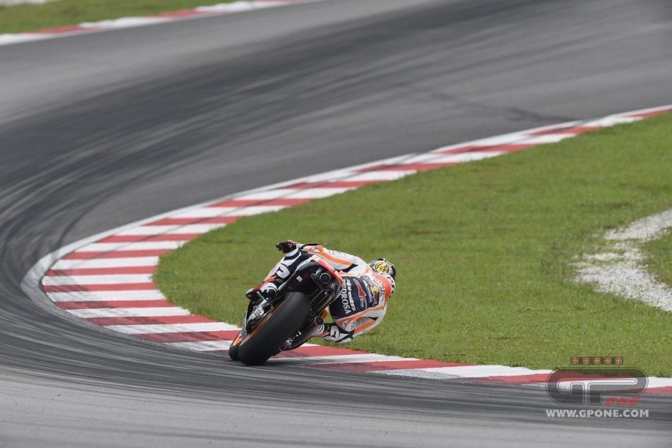 MotoGP: Sepang, curva 3: chi è più di traverso?