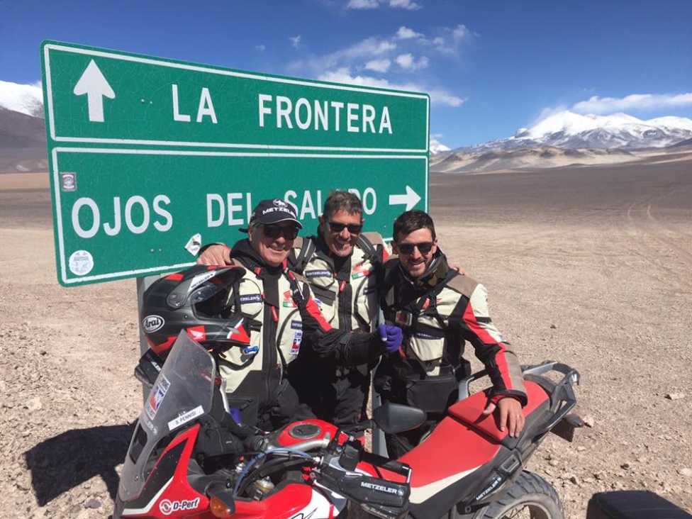 Moto - News: La Honda Africa Twin sulla vetta del vulcano più alto del mondo