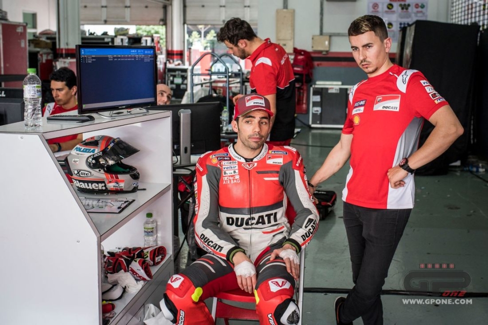Michele Pirro e Jorge Lorenzo