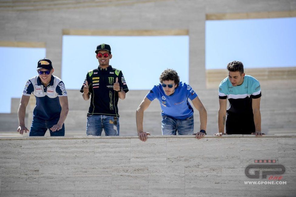 MotoGP: I piloti della MotoGP turisti per caso a Doha