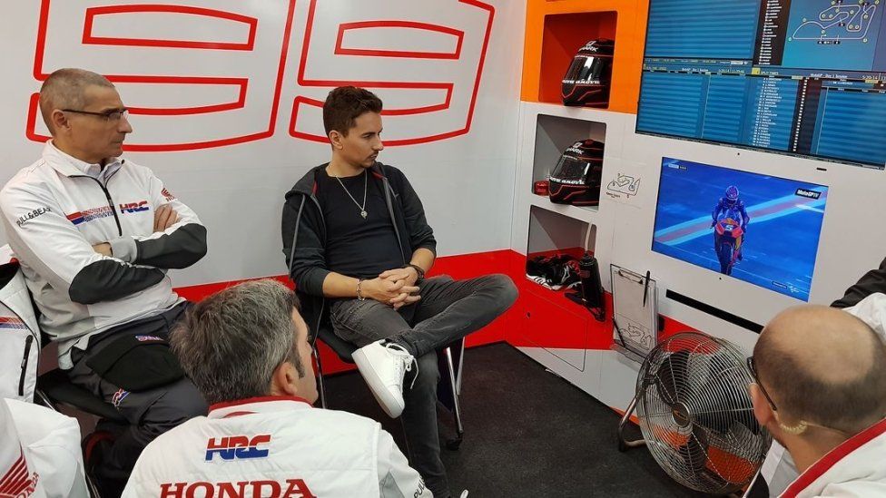 MotoGP: La prima volta di Lorenzo in Honda: le foto mai viste