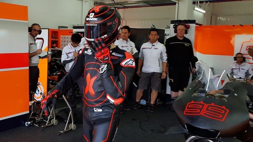 MotoGP: La prima volta di Lorenzo in Honda: le foto mai viste