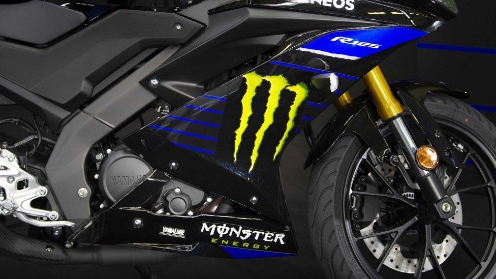 Moto - News: Yamaha: arriva la YZF-R125 Monster Energy 2019