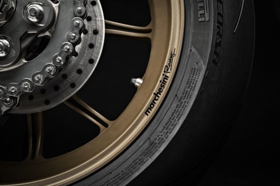Moto - News: Carl Fogarty svela la Ducati Panigale V4 25° Anniversario 916