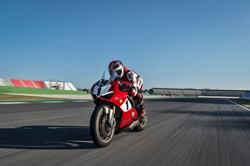 Moto - News: Carl Fogarty svela la Ducati Panigale V4 25° Anniversario 916