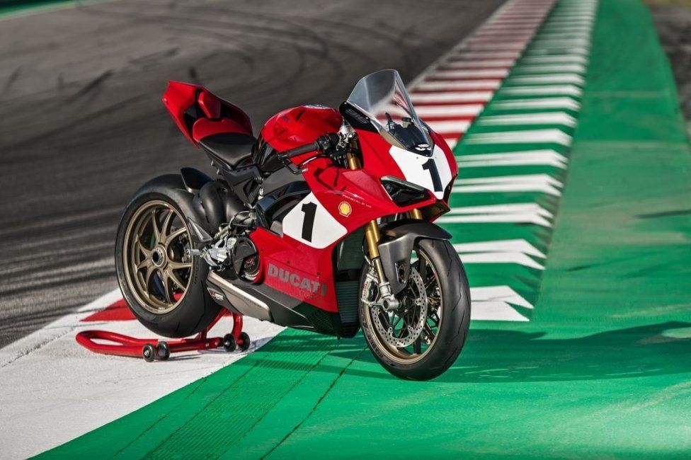 Moto - News: Carl Fogarty svela la Ducati Panigale V4 25° Anniversario 916