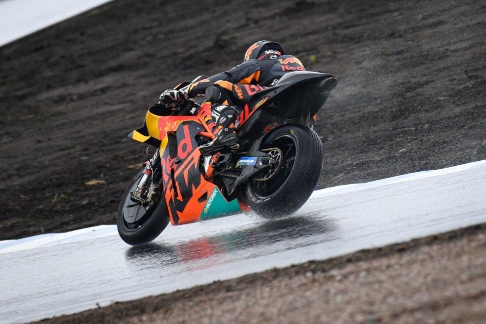 MotoGP: La pioggia bagna il primo giorno dei test MotoGP al KymiRing