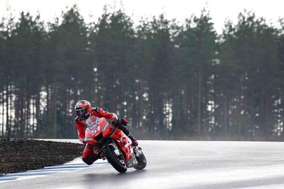 MotoGP: La pioggia bagna il primo giorno dei test MotoGP al KymiRing