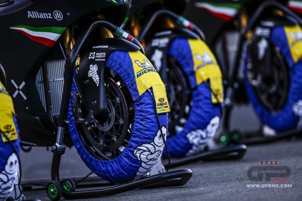 Moto - Test: PROVA Energica Ego Corsa: in pista col cuore elettrico