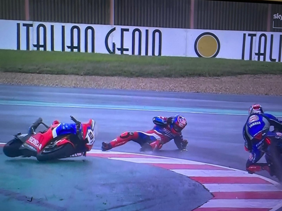 WSBK: Rea più forte della pioggia, trionfa anche a Magny-Cours!