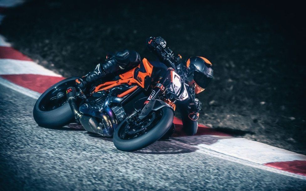 Moto - News: KTM Super Duke 1290 R 2020: la Bestia ha affilato gli artigli