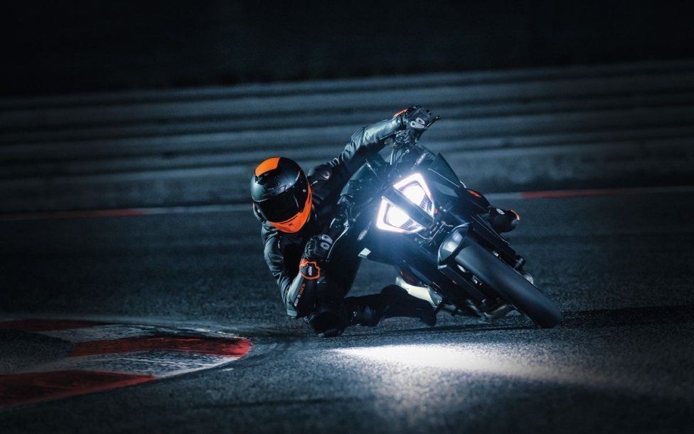 Moto - News: KTM Super Duke 1290 R 2020: la Bestia ha affilato gli artigli