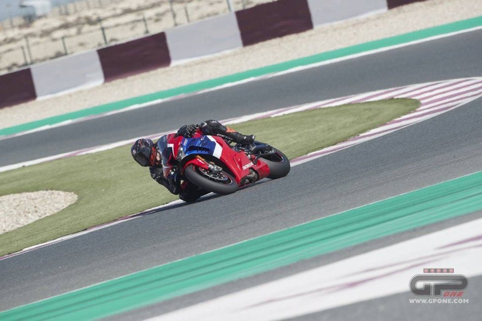 Moto - Test: Prova Honda CBR 1000 RR-R: una rivoluzione, mai stata così “cattiva”
