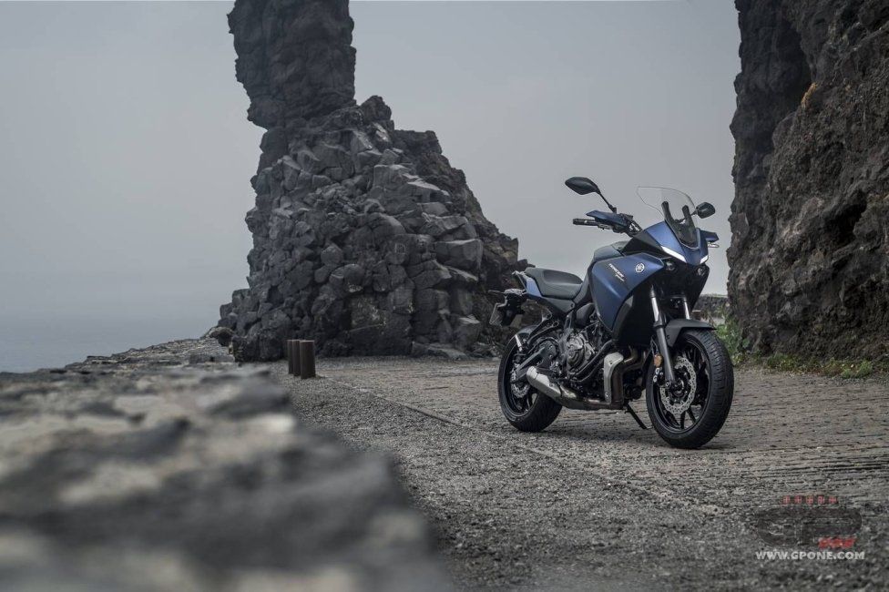 Moto - Test: Nuova Yamaha Tracer 700 2020, non solo “sguardo R1” ed Euro 5